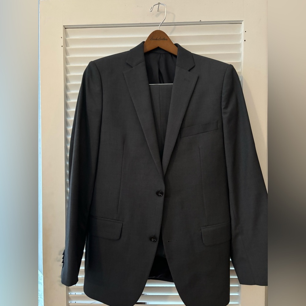 Micheal Kors Men’s Suit